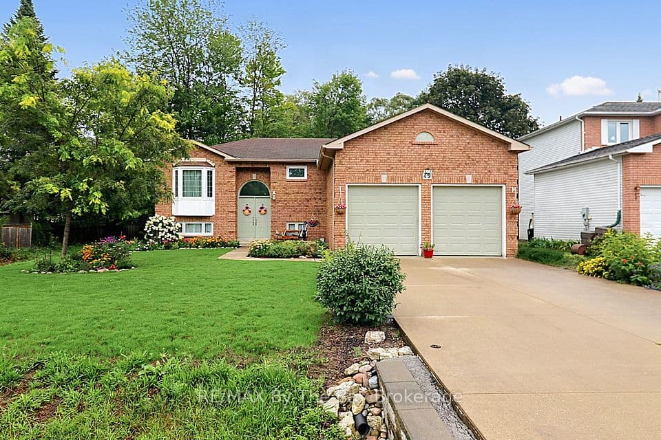 49 Royal Beech Drive, Wasaga Beach, ON L9Z 1H3 – main photo