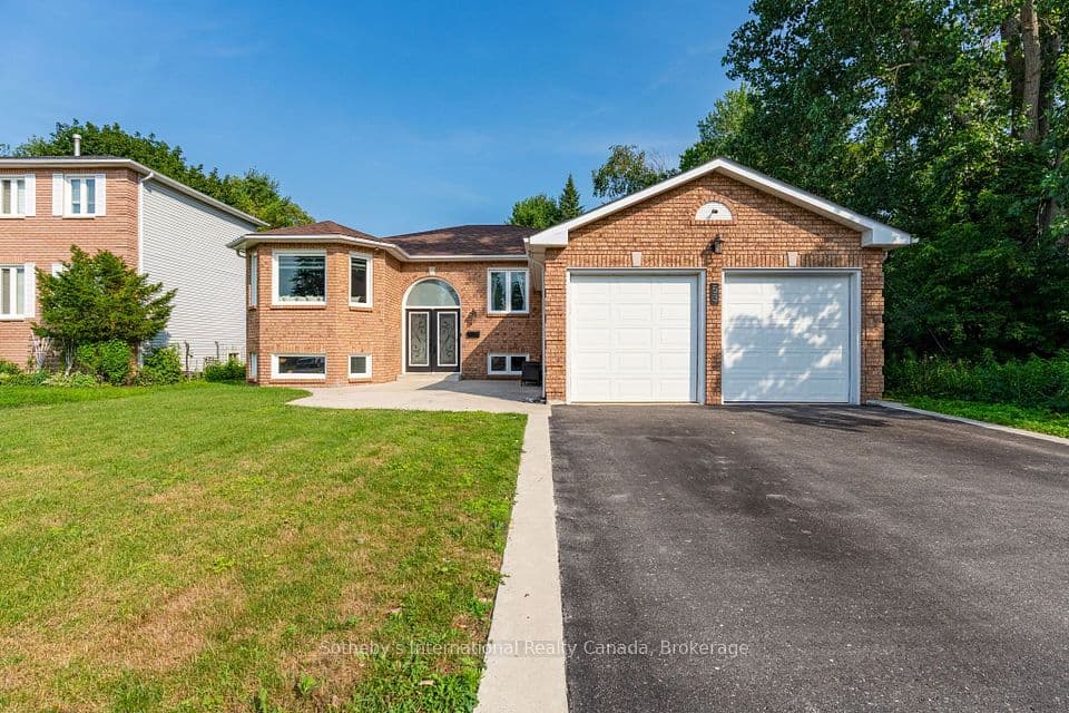 53 Royal Beech Drive, Wasaga Beach, ON L9Z 1H3 – main photo