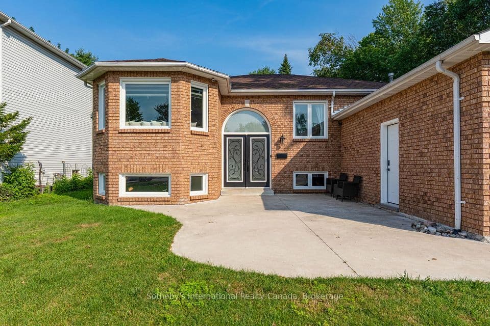 53 Royal Beech Drive, Wasaga Beach, ON L9Z 1H3 – photo 3