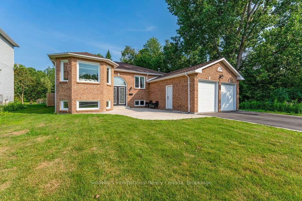53 Royal Beech Drive, Wasaga Beach, ON L9Z 1H3 – photo 2