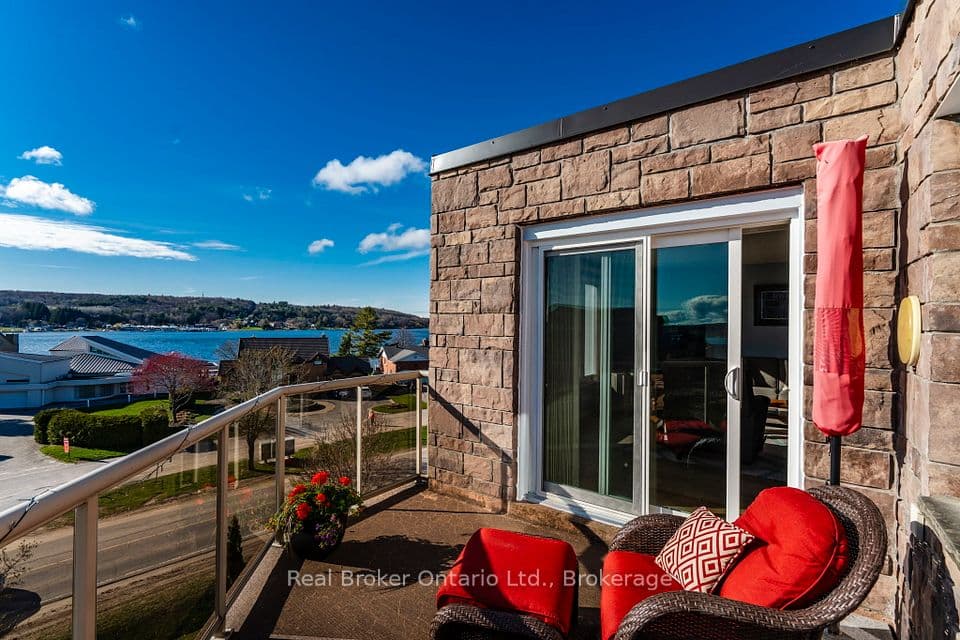 11 Beck Boulevard 402, Penetanguishene, ON L9M 2G1 – photo 2