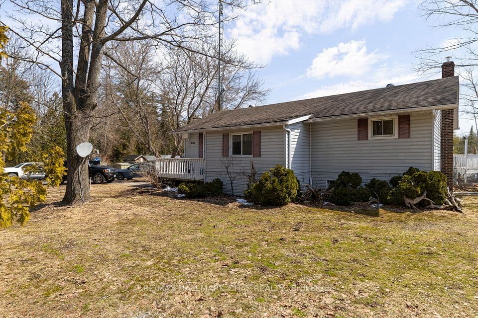 2121 Klondike Park Road, Wasaga Beach, ON L9Z 2W9 – photo 2