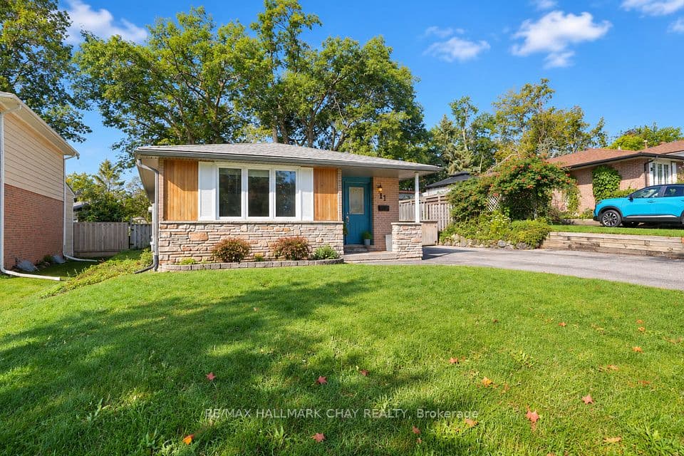 11 Daphne Crescent, Barrie, ON L4M 2Y7 – photo 3