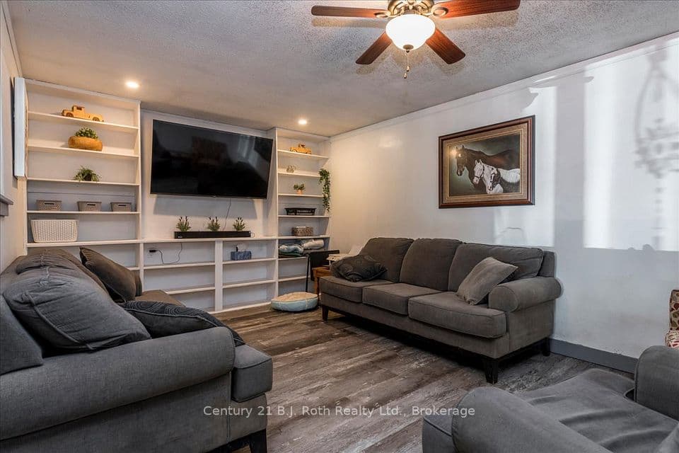 2286 Flos 10 Road, Springwater, ON L0L 1P0 – photo 3