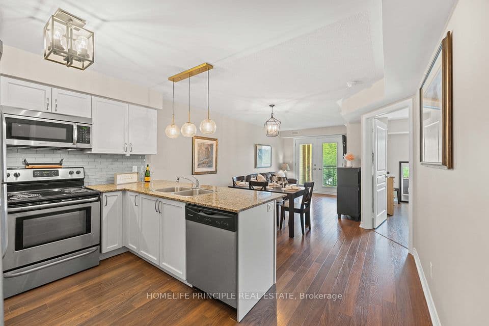 3 Brandy Lane Drive 205, Collingwood, ON L9Y 0X4 – main photo