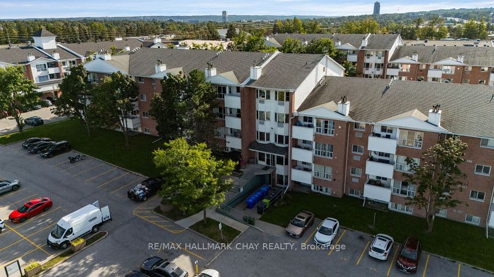 126 Bell Farm Road 414, Barrie, ON L4M 6J3 – main photo