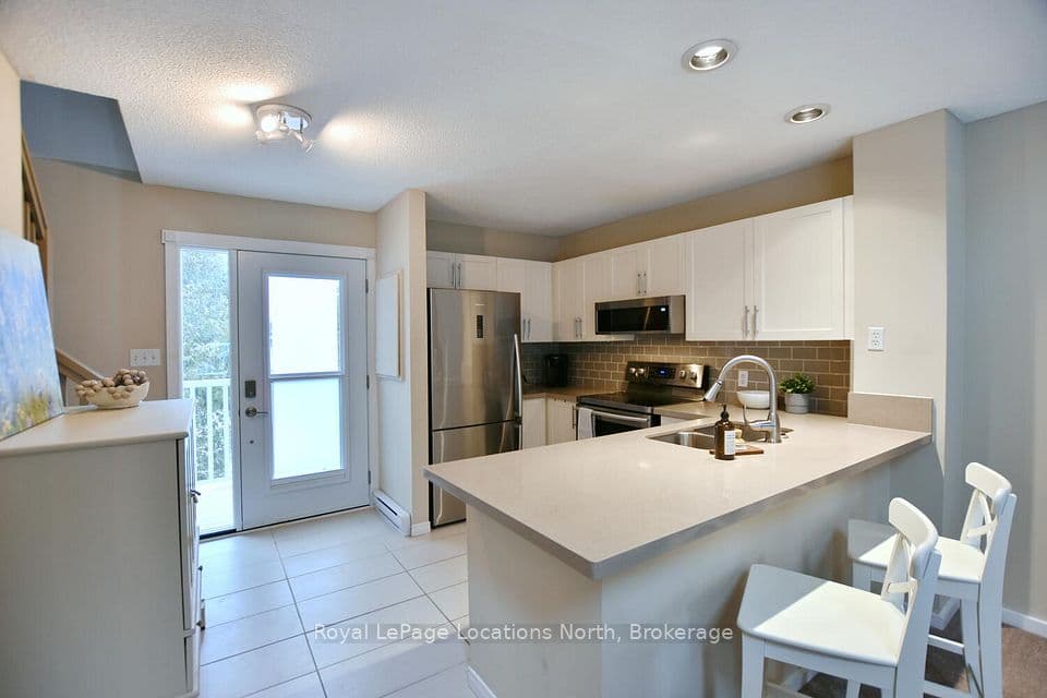 49 TROTT Boulevard 176, Collingwood, ON L9Y 5B8 – main photo
