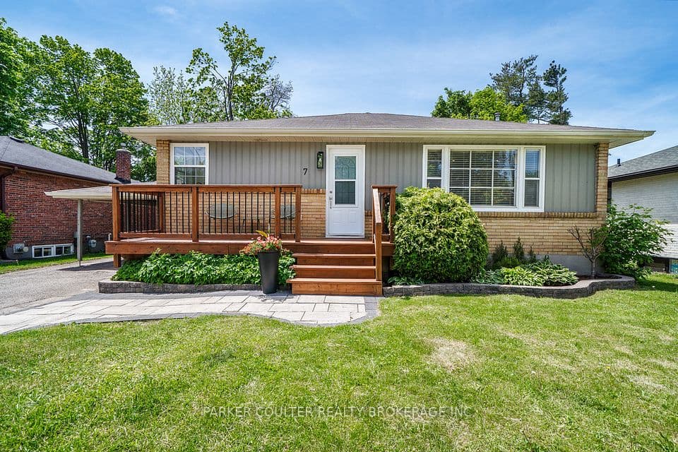 7 Oakley Park Square, Barrie, ON L4M 2J9 – main photo