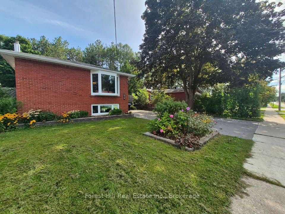 679 Simcoe Avenue W, Tay, ON L0K 1R0 – photo 3