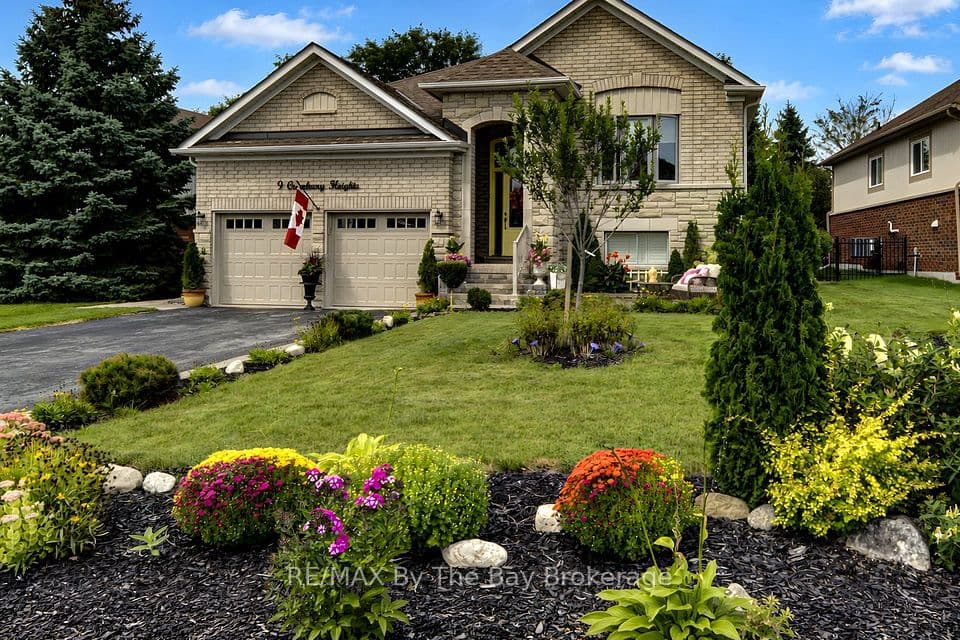 9 Cranberry Heights, Wasaga Beach, ON L9Z 1M9 – main photo