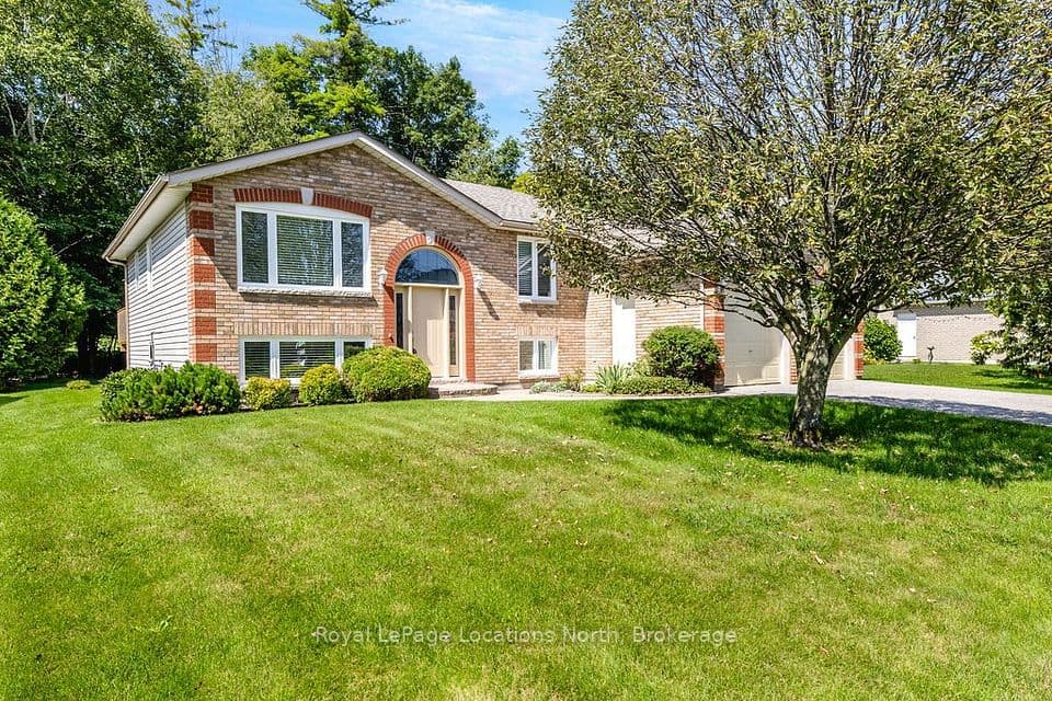 40 Fairway Crescent, Wasaga Beach, ON L9Z 1B8 – photo 2