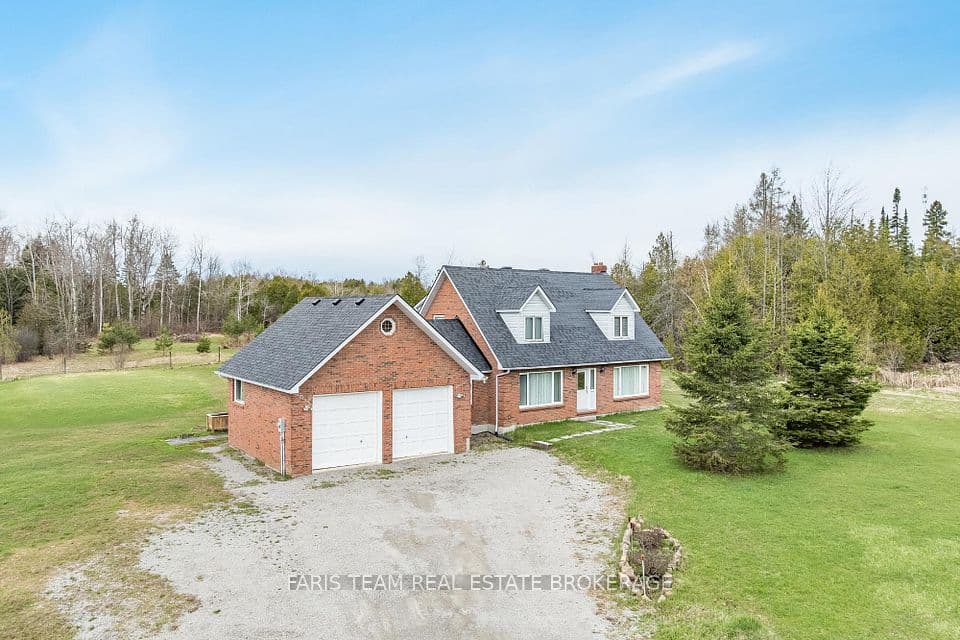 2104 Newton Street, Tay, ON L0K 2A0 – main photo