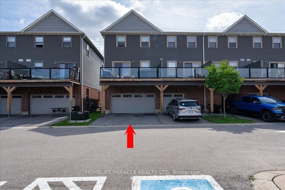 1 Leggott Avenue 27, Barrie, ON L4M 0K7 – main photo