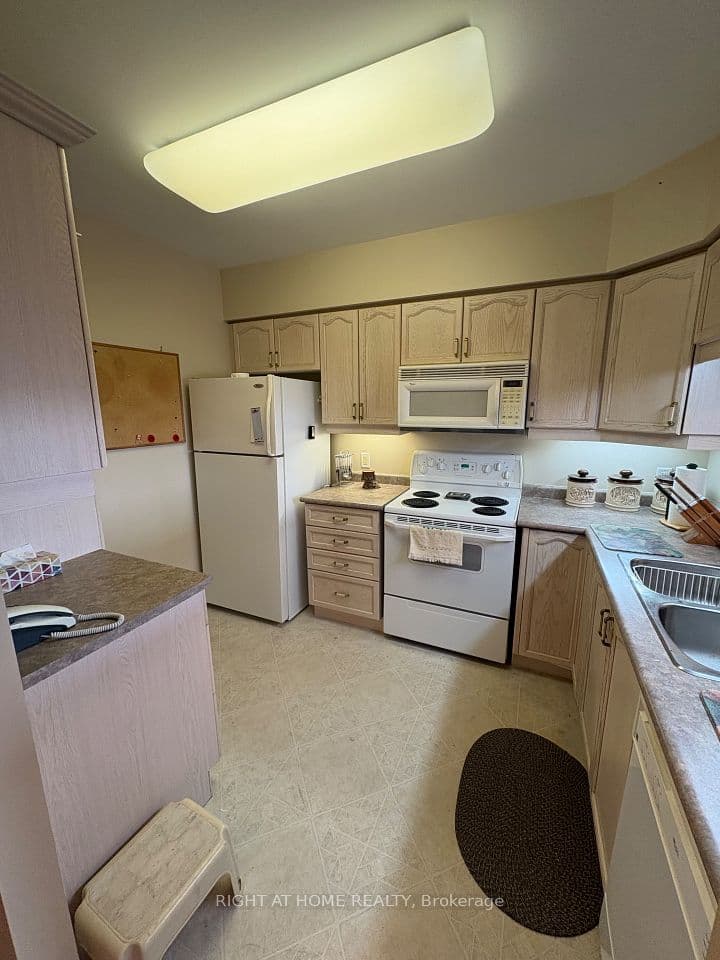 90 Dean Avenue 509, Barrie, ON L4N 0M3 – photo 3