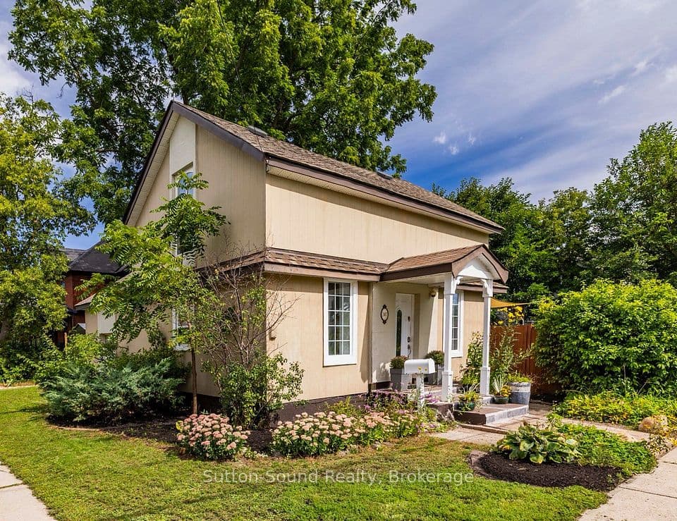 307 Fourth Street W, Collingwood, ON L9Y 3B2 – main photo