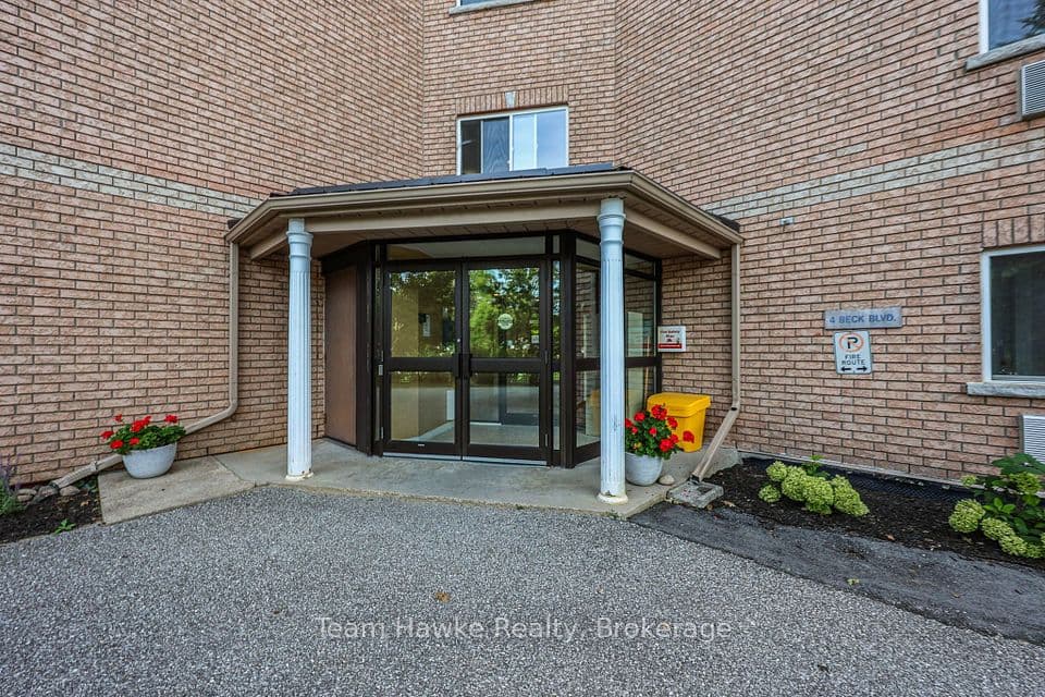 4 Beck Boulevard 306, Penetanguishene, ON L9M 2H3 – photo 3