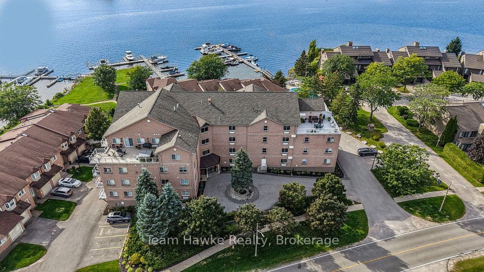 4 Beck Boulevard 306, Penetanguishene, ON L9M 2H3 – main photo