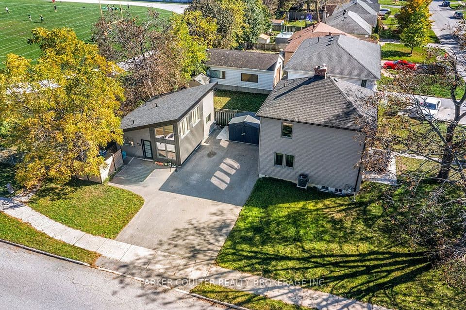 71 Newton Street, Barrie, ON L4M 2T2 – main photo