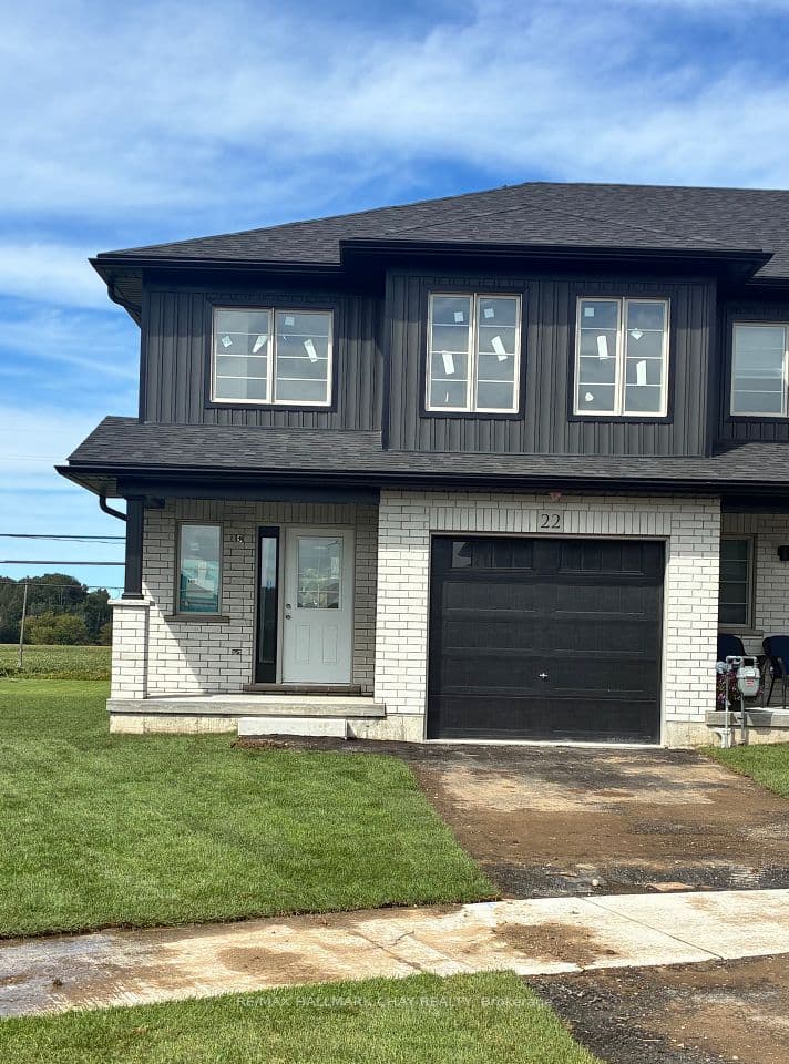 22 Strath Crescent, Springwater, ON L0L 1P0 – main photo