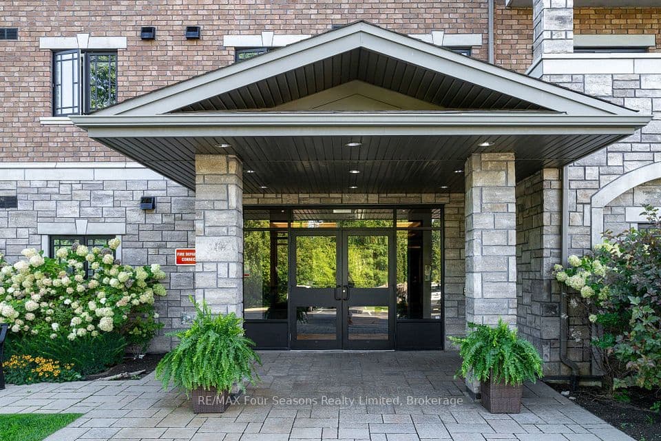 1 CHAMBERLAIN Crescent 109, Collingwood, ON L9Y 0X7 – photo 2