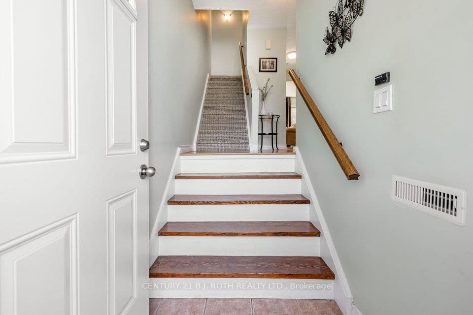 52 Adelaide Street 31, Barrie, ON L4N 3T5 – photo 3