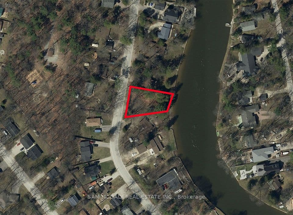 490 Oxbow Park Drive, Wasaga Beach, ON L9Z 2T8 – main photo