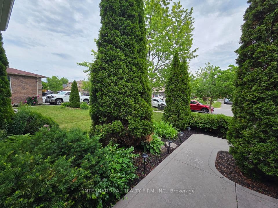 132 Esther Drive, Barrie, ON L4N 0V5 – photo 3