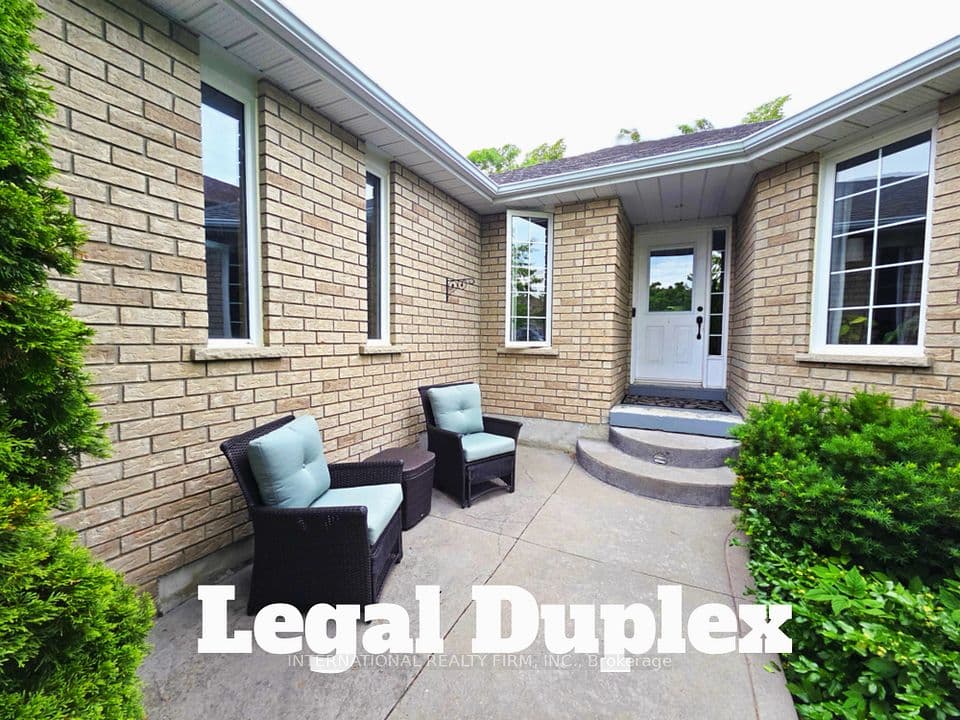 132 Esther Drive, Barrie, ON L4N 0V5 – photo 2