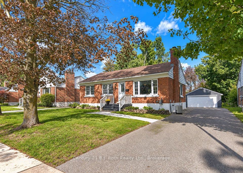 28 Borland Street W, Orillia, ON L3V 3R5 – main photo