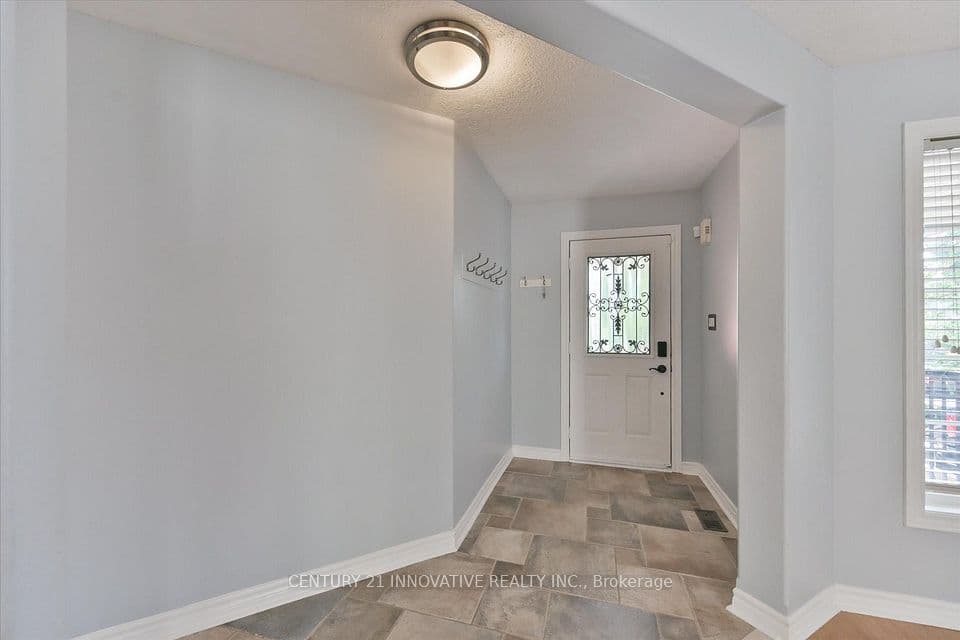 28 Empire Drive, Barrie, ON L4N 0Y9 – photo 3