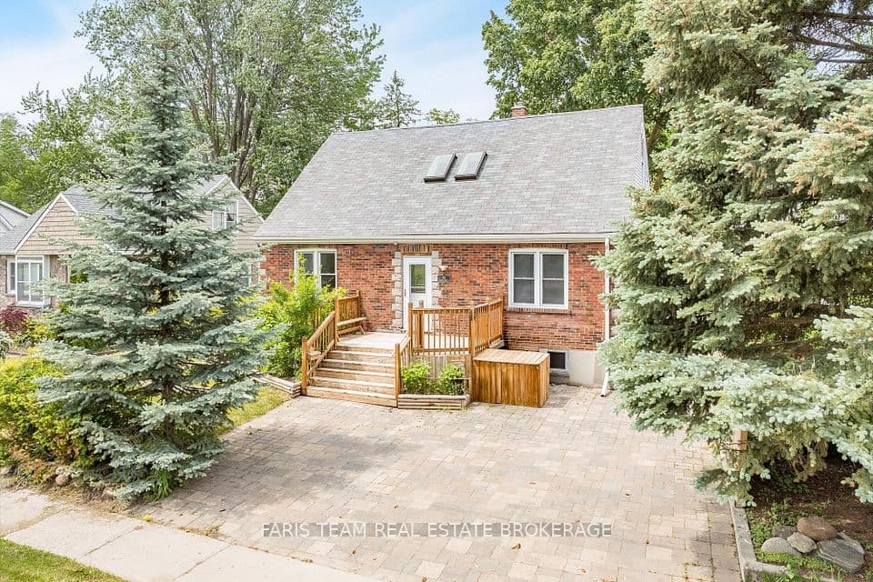 18 Holgate Street, Barrie, ON L4N 2T5 – photo 2