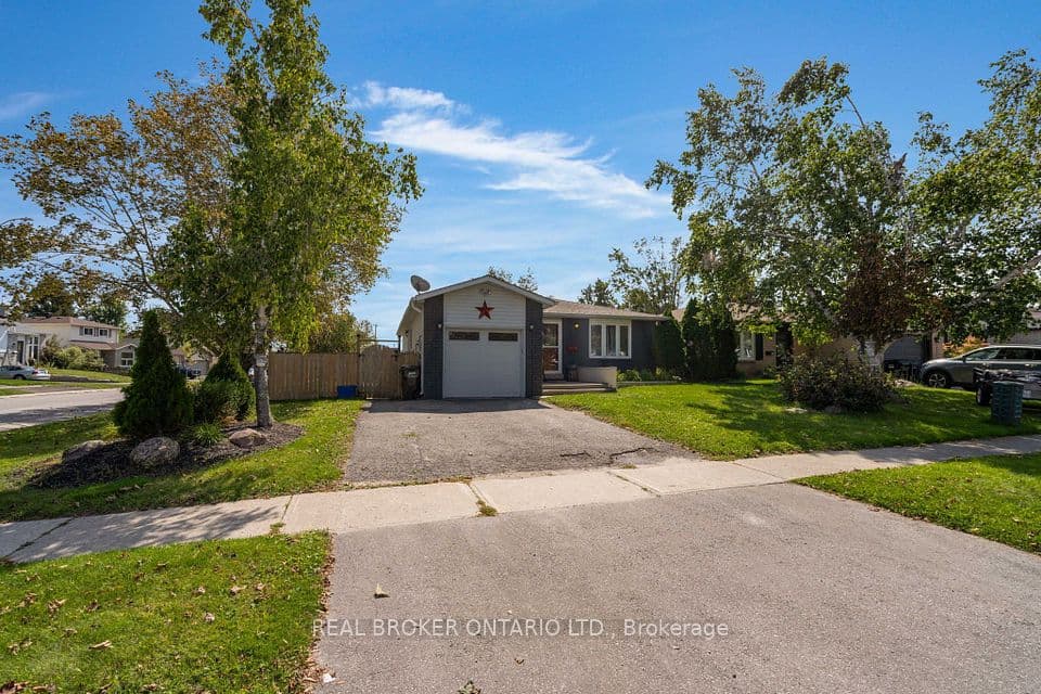 37 Hickling Trail, Barrie, ON L4M 5S5 – main photo