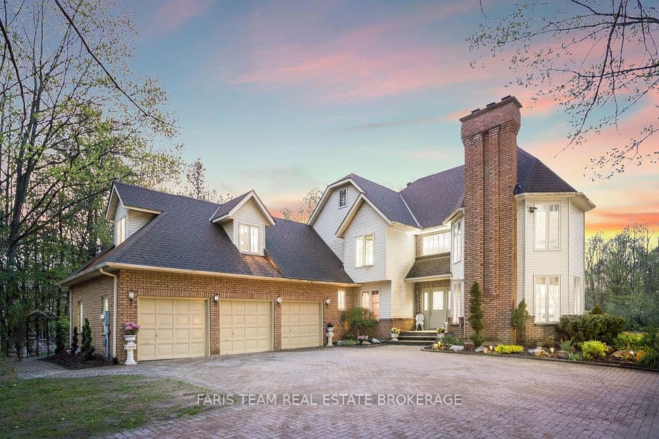 4 Mills Circle, Springwater, ON L9X 0J7 – photo 2