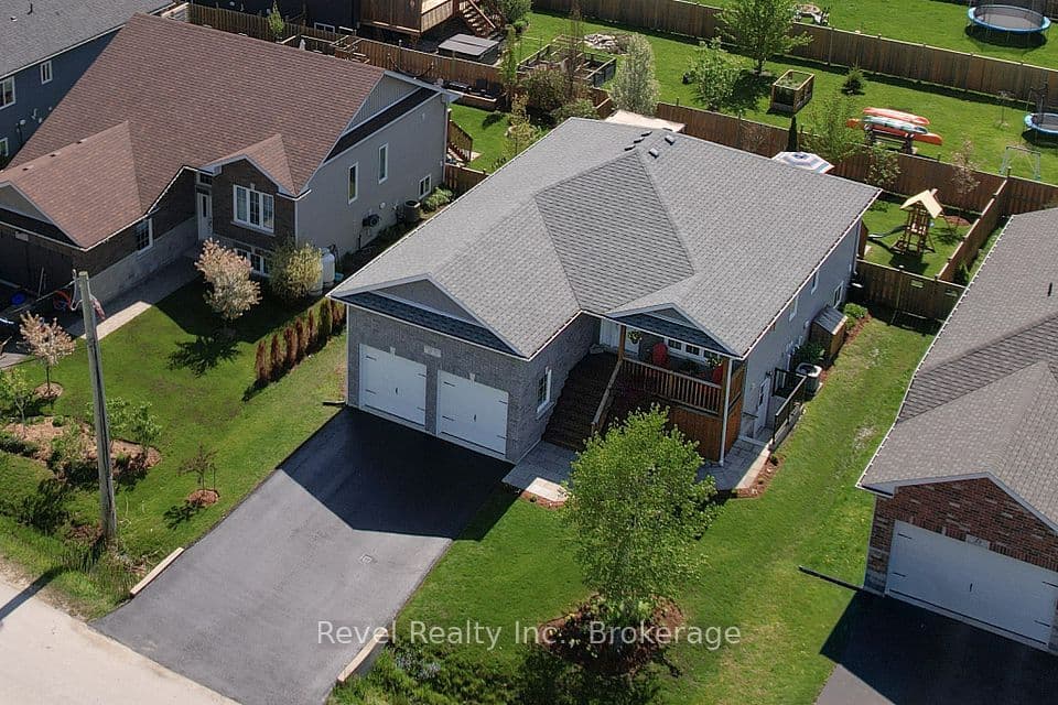 37 Marilyn Avenue N, Wasaga Beach, ON L9Z 2Y5 – photo 2