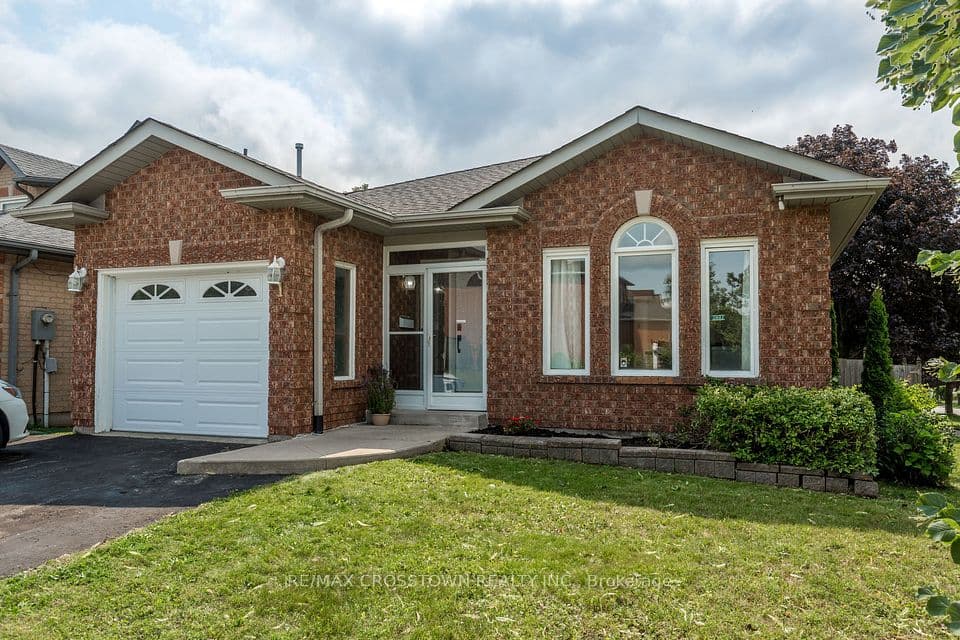 1 Lang Drive, Barrie, ON L4N 7X9 – main photo