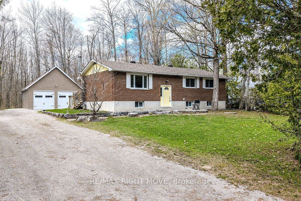 3304 Goldstein Road, Severn, ON L0K 2B0 – main photo