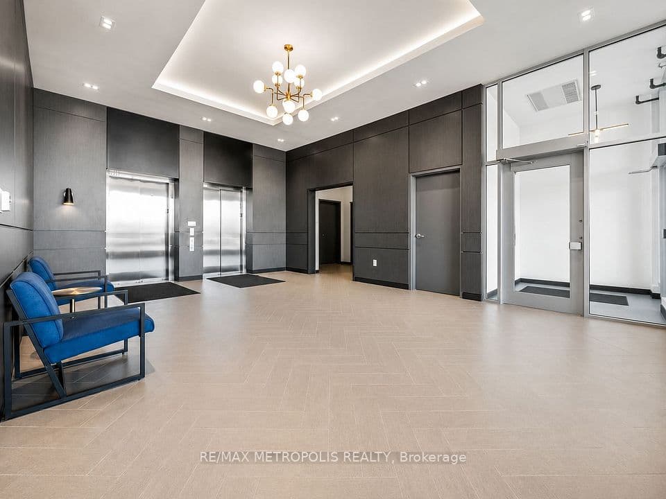 430 Essa Road 422, Barrie, ON L9J 0M1 – photo 3