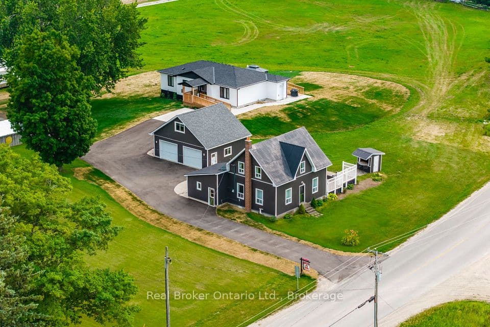 597 Lafontaine Road W, Tiny, ON L9M 0L7 – main photo
