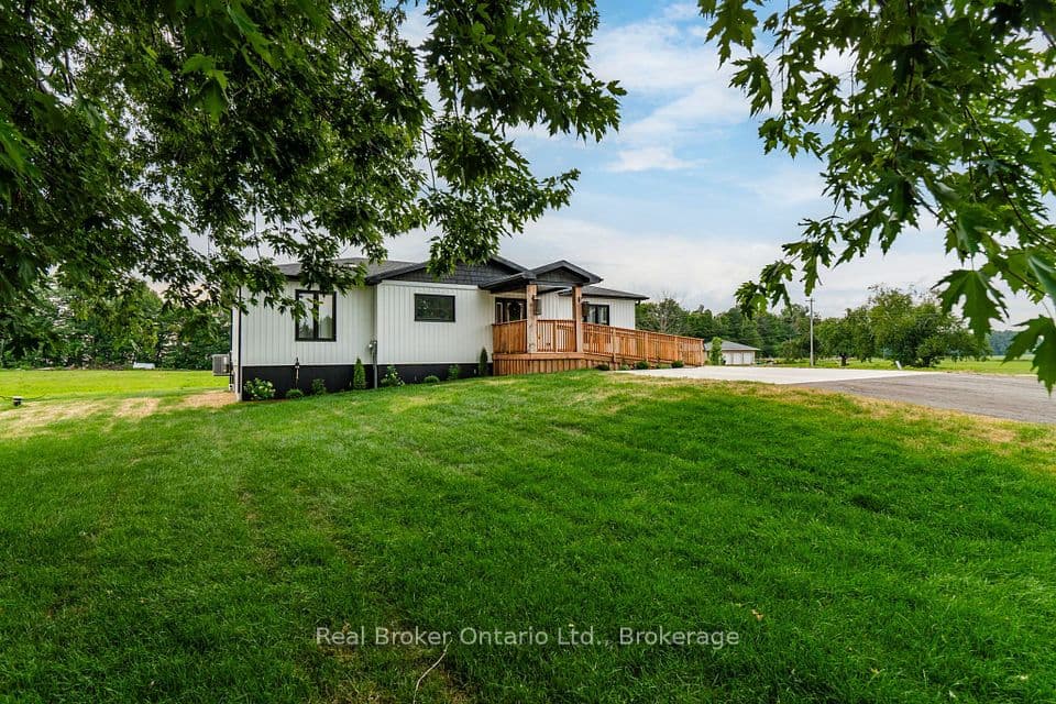 597 Lafontaine Road W, Tiny, ON L9M 0L7 – photo 2