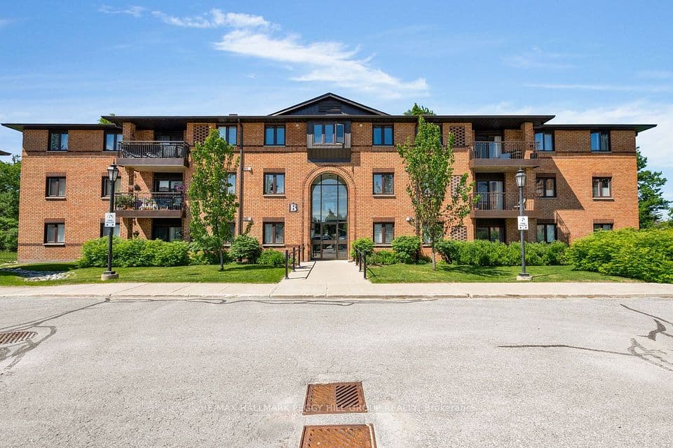 10B Coulter Street 211, Barrie, ON L4N 6S1 – main photo