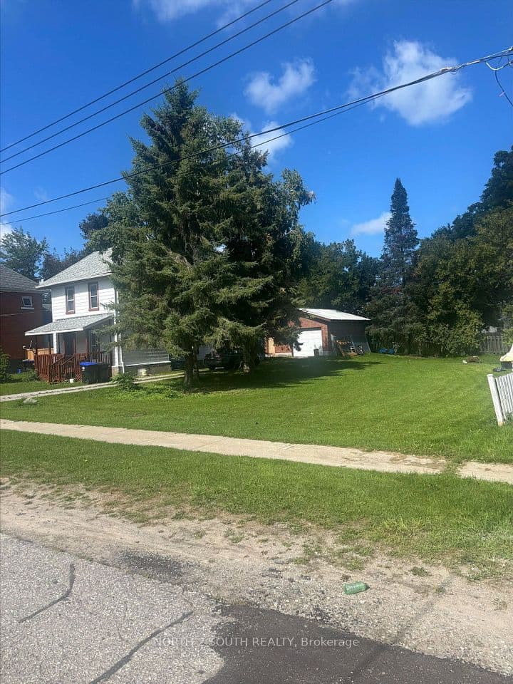 242 Barnett Avenue, Midland, ON L4R 1N1 – main photo