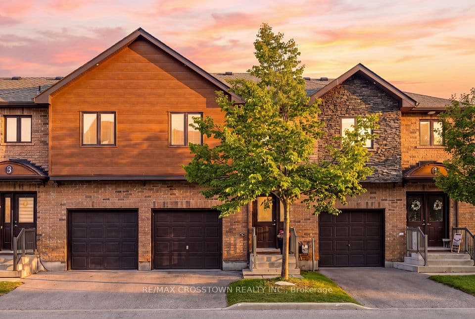 43 Madelaine Drive 2, Barrie, ON L9J 0G8 – main photo