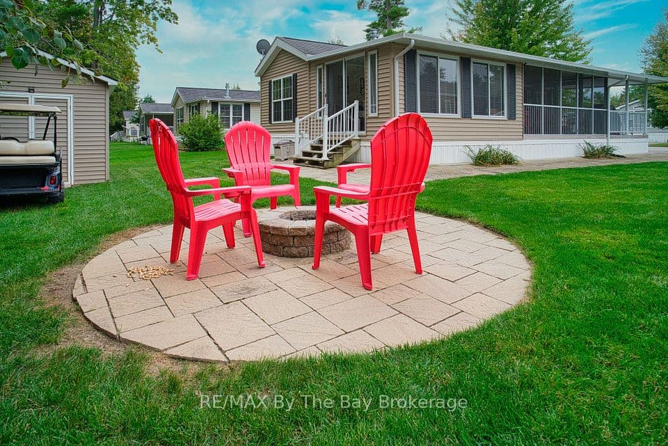 107 MADAWASKA Trail, Wasaga Beach, ON L9Z 1X7 – photo 2