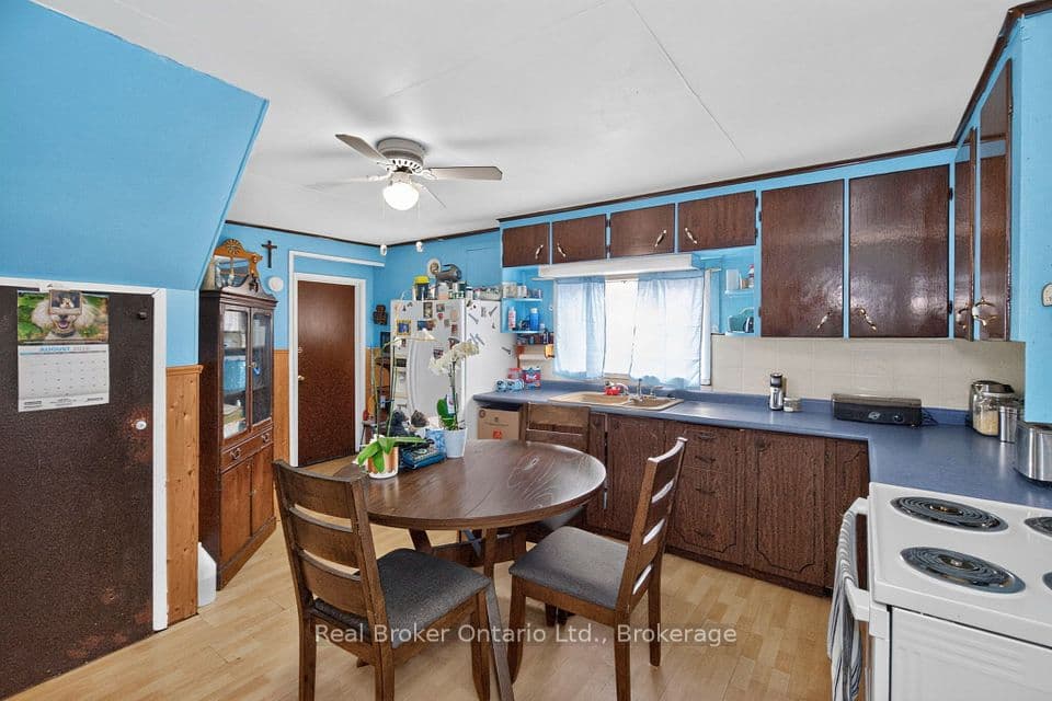 137 Fourth Street, Midland, ON L4R 3S9 – photo 3