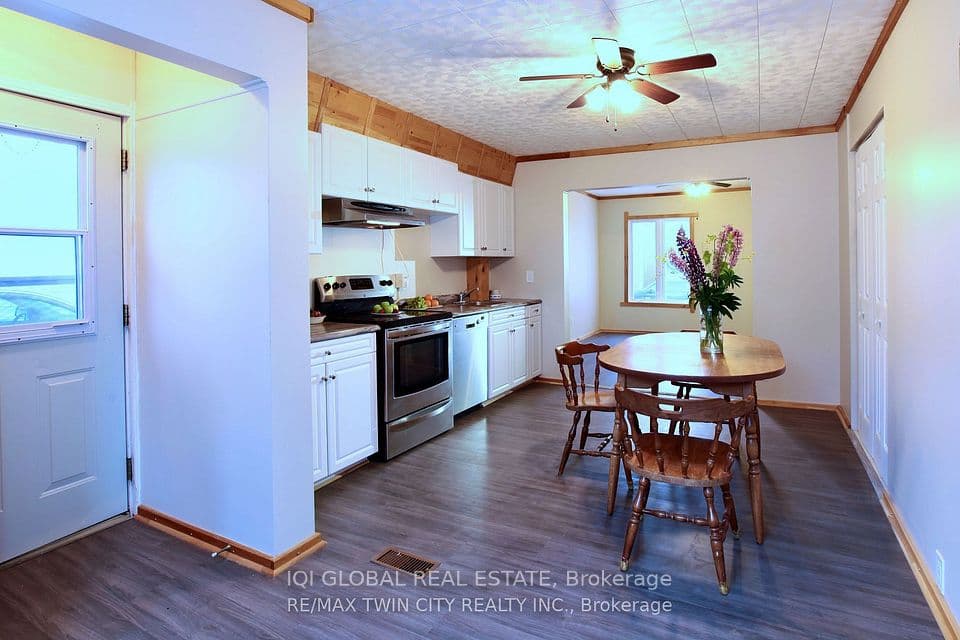 33 McKelvie Avenue, Kirkland Lake, ON P2N 2K3 – photo 2