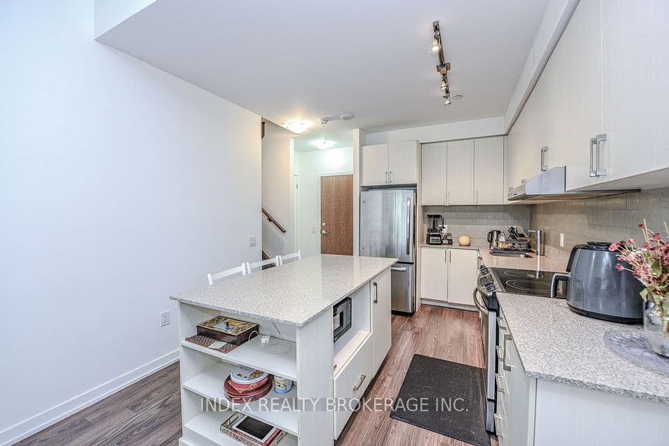2560 Eglinton Avenue 103, Mississauga, ON L5M 0Y3 – photo 3