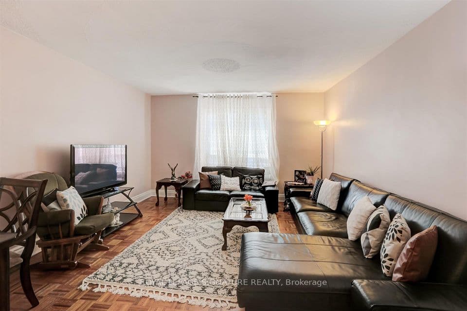 3142 Dundas Street W, Toronto, ON M6P 2A1 – photo 3
