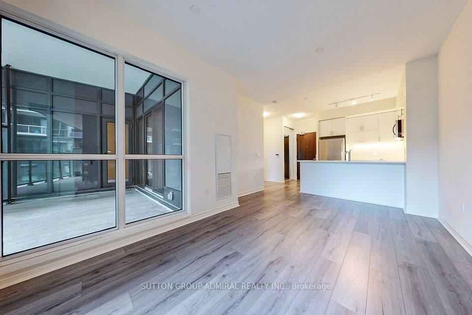 39 Annie Craig Drive 221, Toronto, ON M8V 0H1 – photo 3