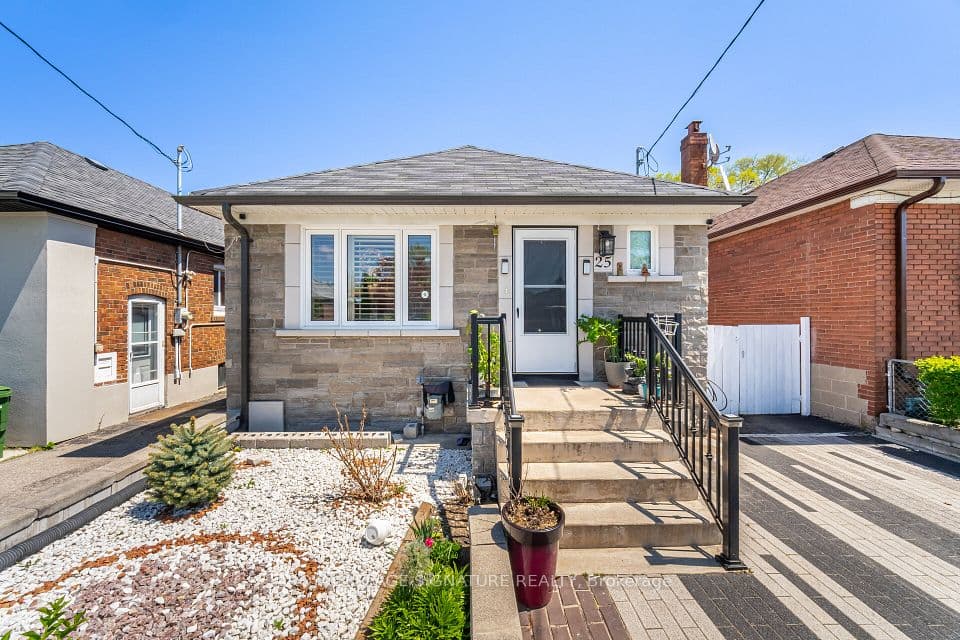 25 Handel Street, Toronto, ON M6N 4G2 – main photo