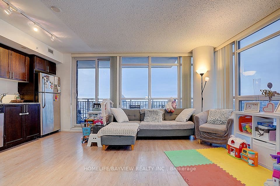800 Lawrence Avenue W 1723, Toronto, ON M6A 0B1 – photo 3